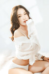 Anh em vô đây định giá mấy con vợ này một đêm bao nhiêu 1