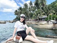 Vài bộ đồ lót em không sử dụng ạ ai cần liên hệ em