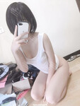 Khoe hàng làm em thích, nhưng em lại không muốn ai biết em t
