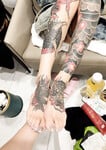 Em ghệ dâm xăm trổ kín người bím múp xinh đẹp