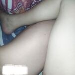 Đụ vợ dâm lồn nhiều lông đêm khuya bắn tinh trùng  đầy lồn v