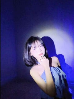 Lột đồ con đỉ ngọc như