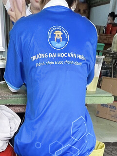 Áo ngực em sinh viên Văn Hiến