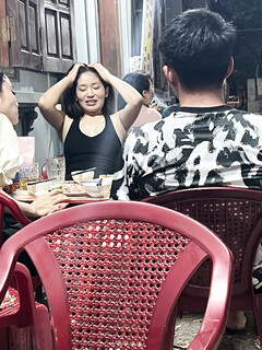 Chụp lén em ban kế bên