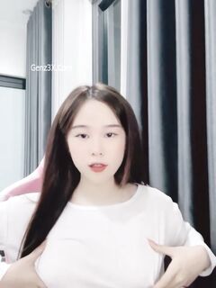 Ai biết tên em này không