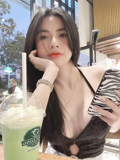 Chị gái vu to