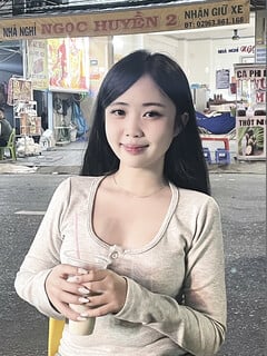 Nứng lồn tìm người khai lồn đầu xuân
